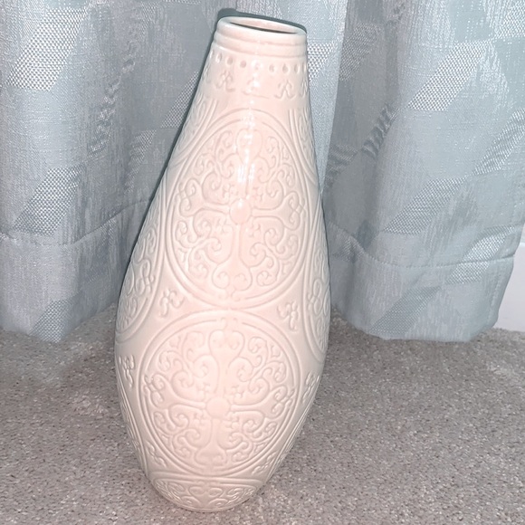 🍁Clearance- NWT Ceramic Cross Vase - Picture 6 of 8